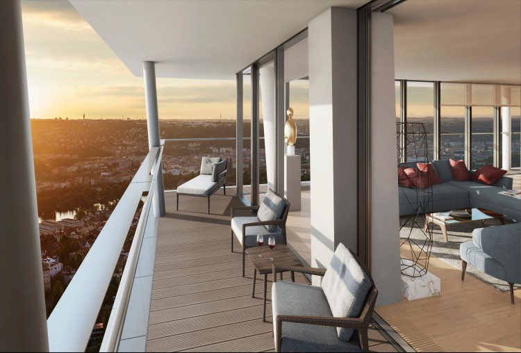 Smart Home-Balkon mit Stuehlen