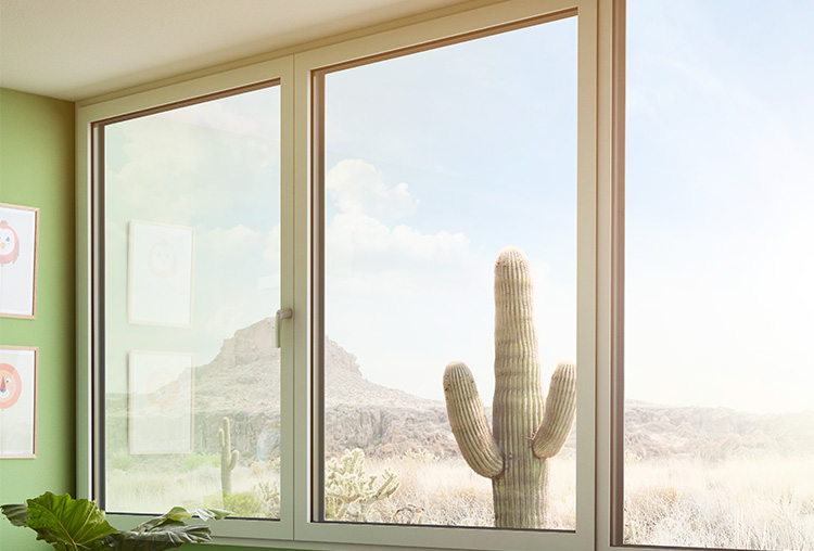 Aluminium-Fensterfront Kinderzimmer vor Savanne