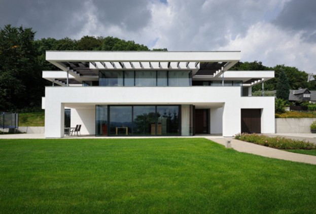 Terrassentuer-Aussenansicht-Schiebetuer-Architektenhaus