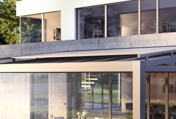 Zipscreen-Wohnhaus Aussenansicht mit Wintergartenmarkise