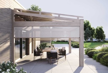 Glasschiebewand-Senkrechtmarkise an einer Terrassenueberdachung in Holzoptik