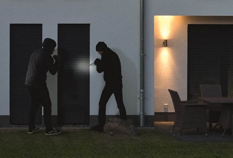 Einburchschutz-Einbruchsversuch von zwei Personen