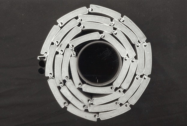 Unternehmenshistorie-Rollladen aufgewickelt